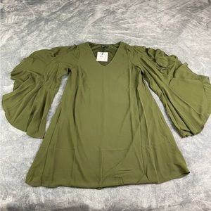 NWT Very J v-neck ruffle sleeve dress size S